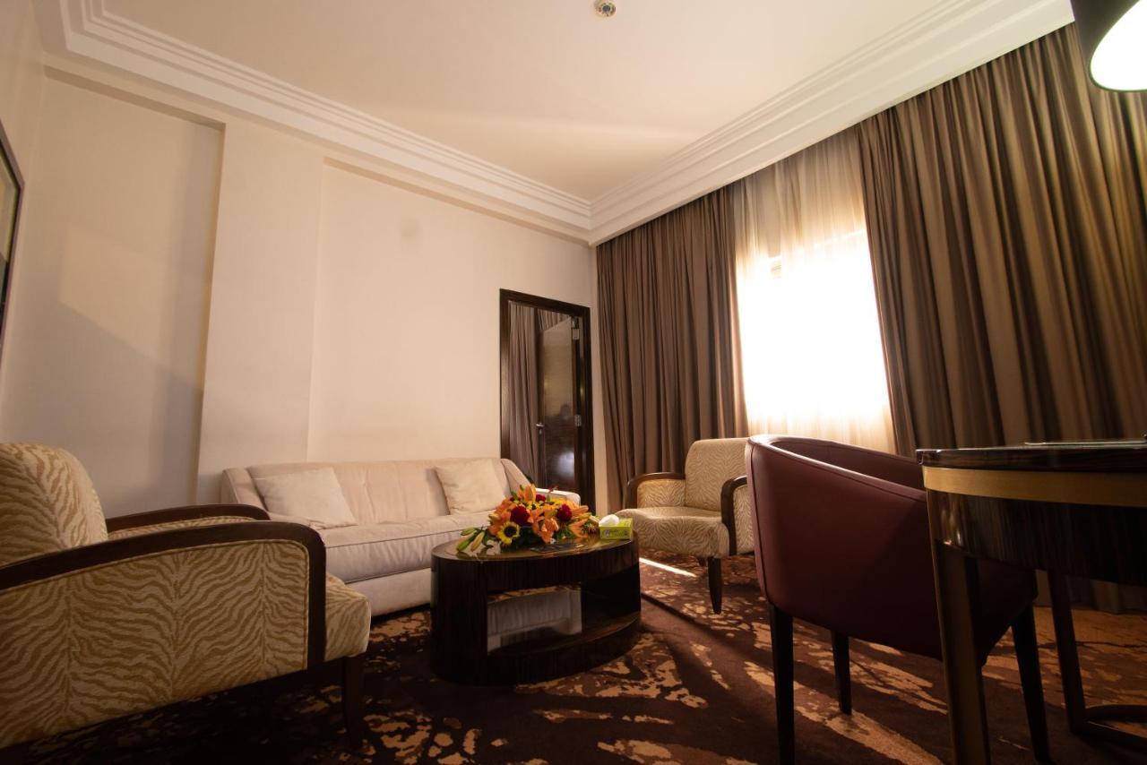Hotel Fleur De Lys Plateau Dakar Buitenkant foto